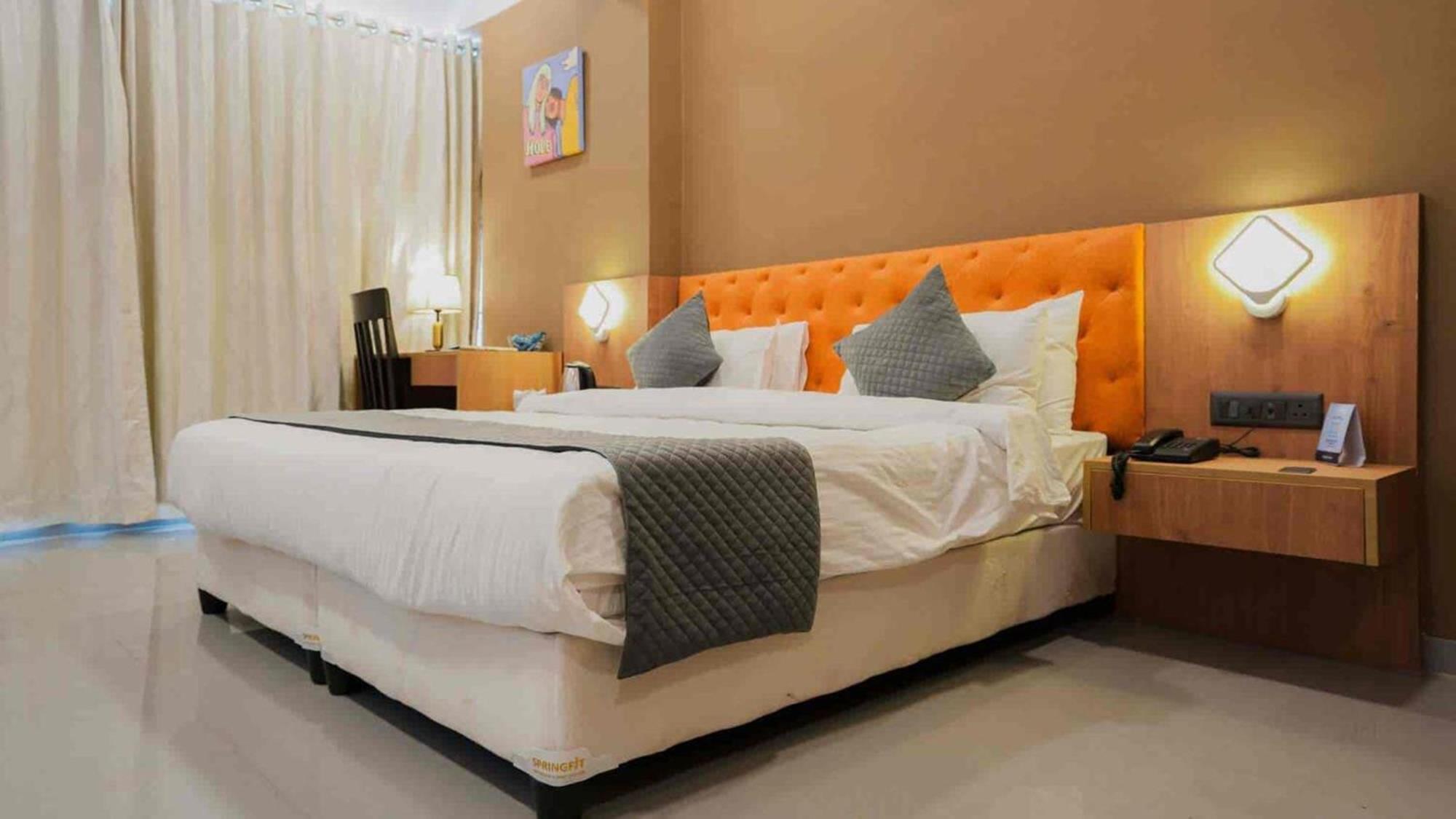 Hotel Aerocity Golden Close To New Delhi Airport Ngoại thất bức ảnh
