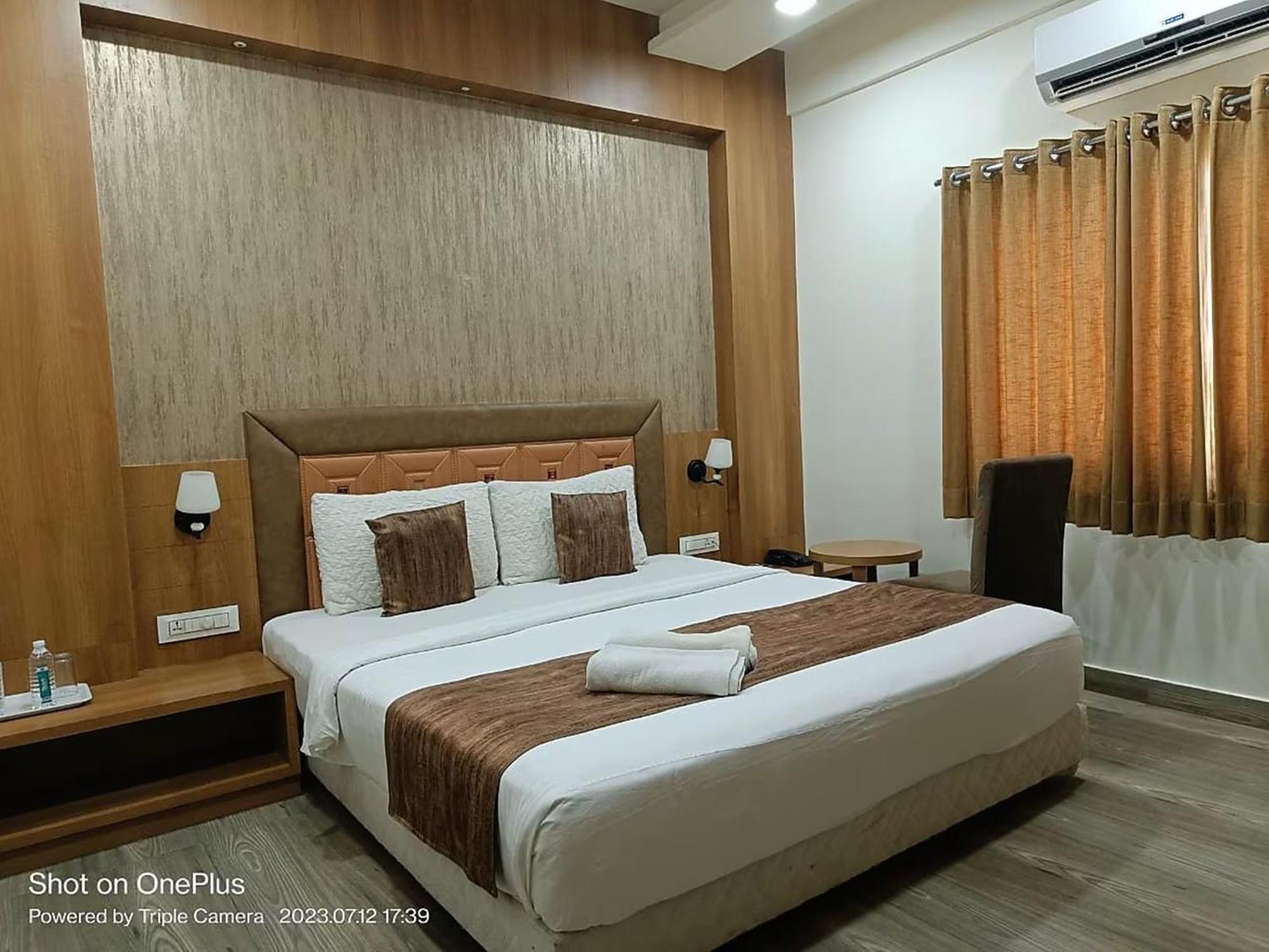 Hotel Aerocity Golden Close To New Delhi Airport Ngoại thất bức ảnh
