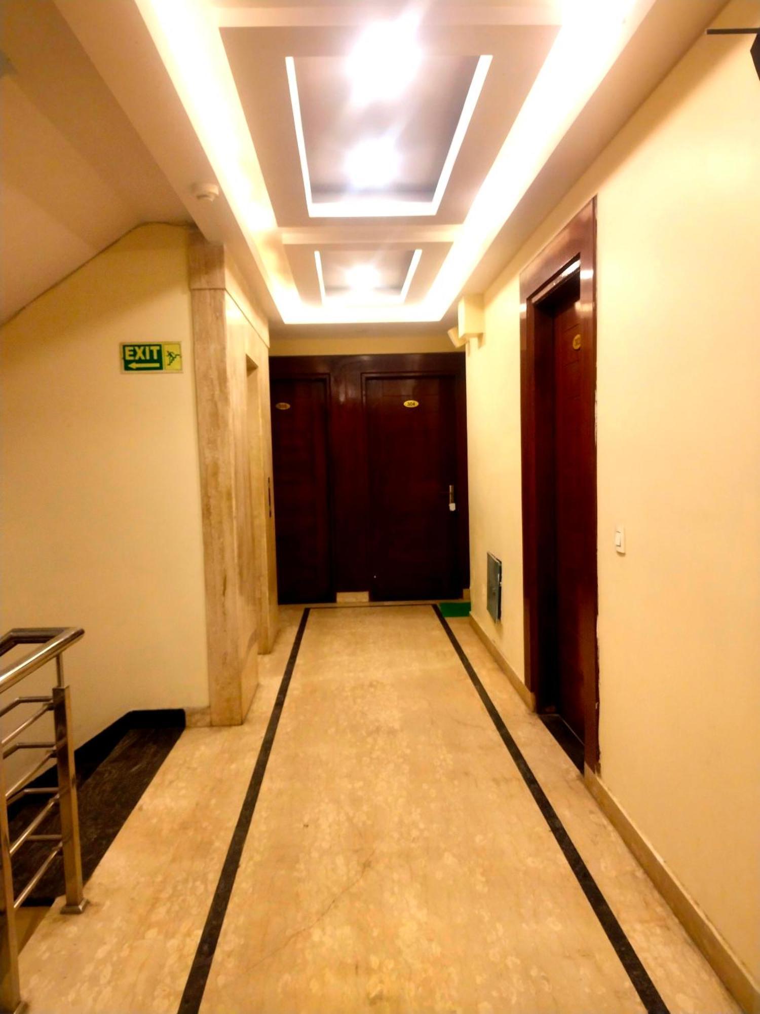 Hotel Aerocity Golden Close To New Delhi Airport Ngoại thất bức ảnh