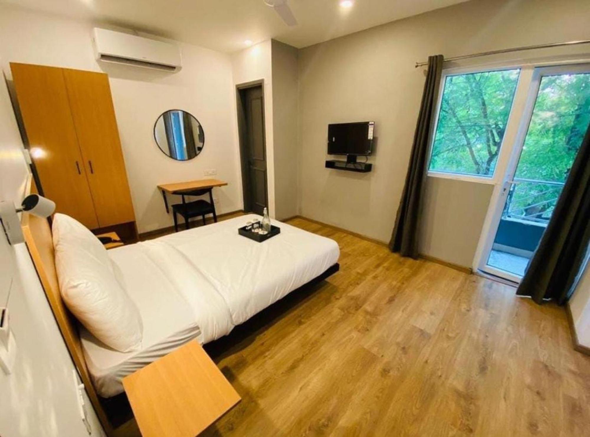 Hotel Aerocity Golden Close To New Delhi Airport Ngoại thất bức ảnh